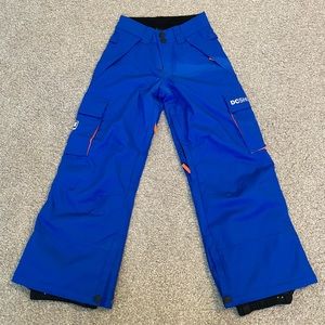 DC boys (or girls?) size 10/M ski/snowboard pants. New with out tags.